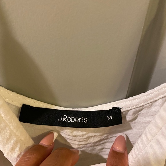 White tank top - Picture 2 of 3